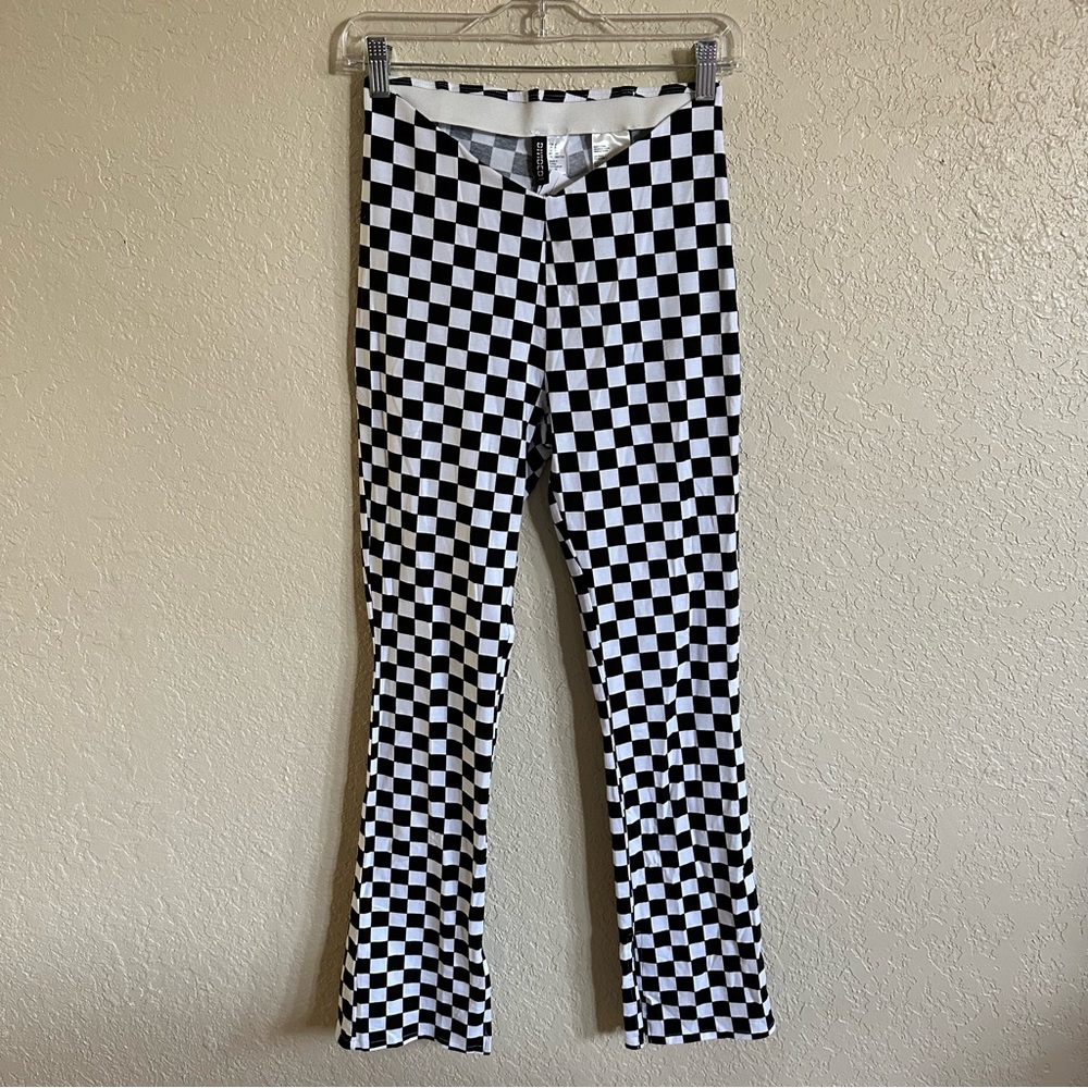 Checkered flared leggings